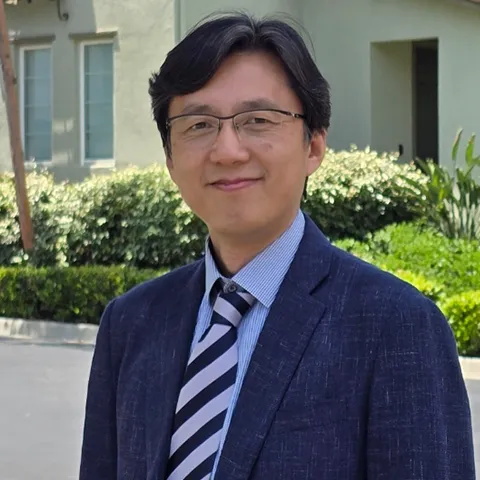 Dr. Daniel Hyunjig Lim